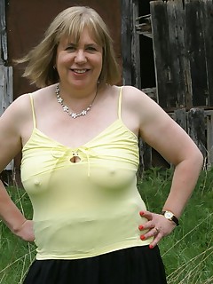 Hi Guys you know I just love to get out in the Sun and play in the woods heres a few pics from last year of me in the forest and flashing by an old barn just off the A303 near StoneHenge Speedybee  x x x