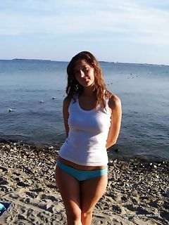 Sexy amateur MILFs kinky bedroom pics while on holiday with her lover